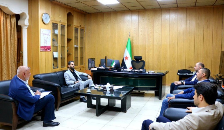 مدير المؤسسة العامة للنقل والتوزيع يلتقي وفد استثماري أردني في دمشق