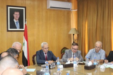 وزير الكهرباء يجتمع بمدراء الشركات العامة للكهرباء في المحافظات