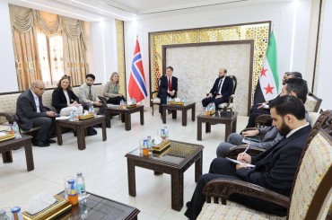 لبحث سبل التعاون المشترك.. الوزير البشير يلتقي وزير التنمية النرويجي