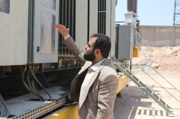 جولة تفقدية لمدير كهرباء إدلب في محطة تحويل سراقب